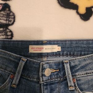 Signature by Levi Strauss Mid-Rise Straight Leg Denim Jeans